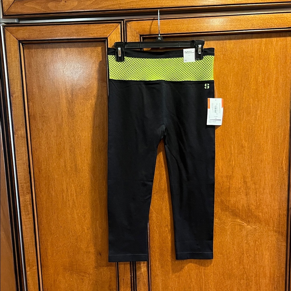 Sports Illustrated circuit mesh capris size XL new with tags